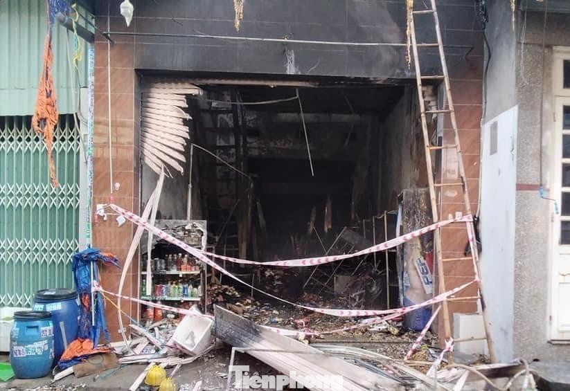 Hiện trường căn nhà sau khi xảy ra hỏa hoạn Hiện trường căn nhà sau khi xảy ra hỏa hoạn