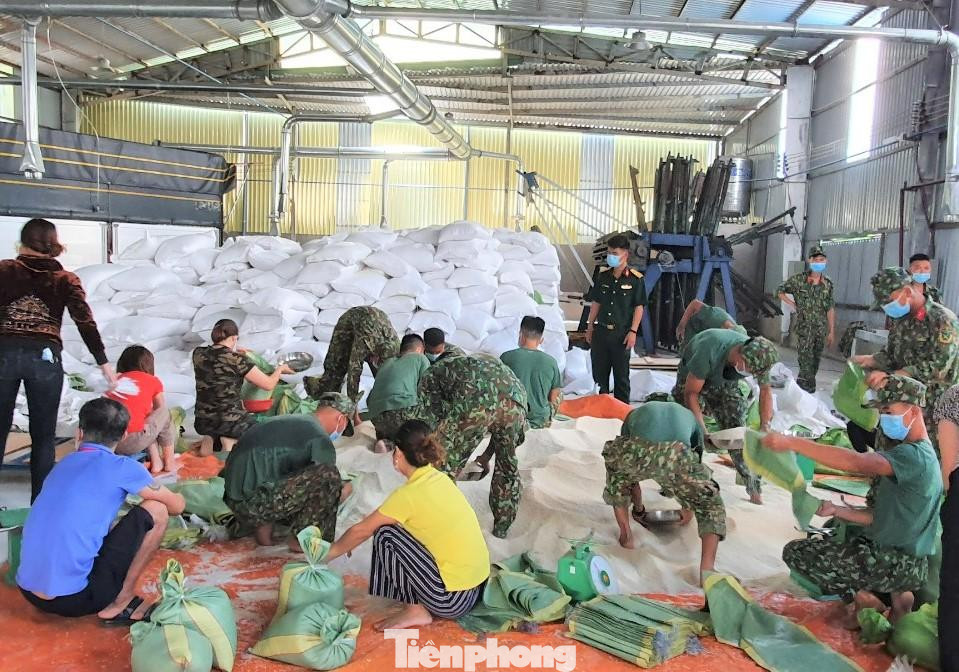 Căn cứ khẩu phần ăn theo Văn bản số 44 của Hội đồng nhân dân tỉnh Bình Dương, 50.000 đồng/người/ngày. Tổng giá trị lương thực, thực phẩm thiết yếu cơ bản cho 11 phường trên trong 15 ngày (trừ giá trị tiền gạo do tỉnh cấp) là: 50.000 đồng/người/ngày cho 719.048 người với số tiền 539.286.000.000 đồng. Bình Dương được cấp 11.325 tấn gạo (theo Quyết định số 1415 của Thủ tướng Chính phủ); trong đó, đối với 11 phường trên địa bàn thành phố Thuận An và thị xã Tân Uyên được xuất cấp khoảng 5.753 tấn.