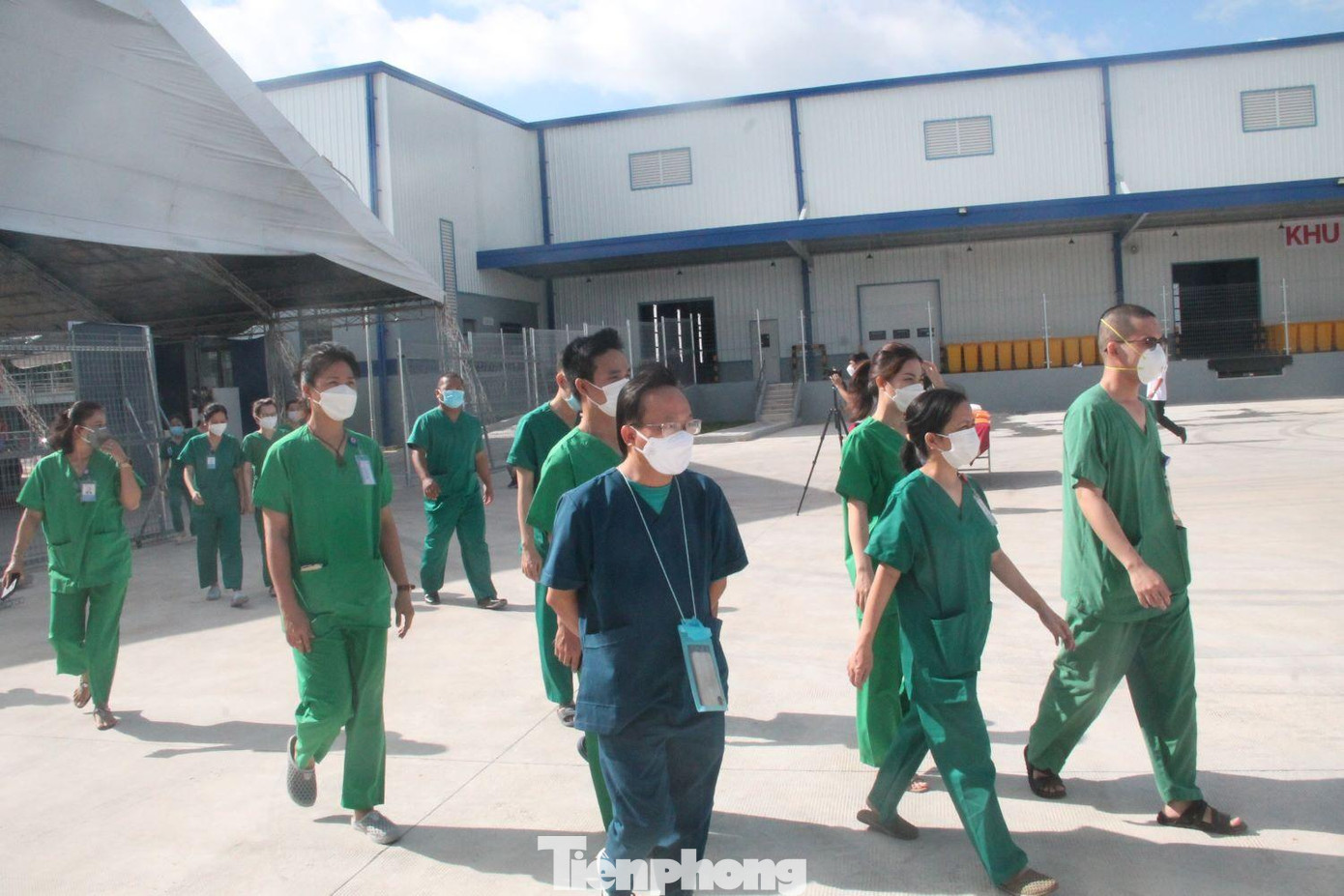 Đội ngũ y, bác sĩ phục vụ tại bệnh viện dã chiến số 1 Bình Dương