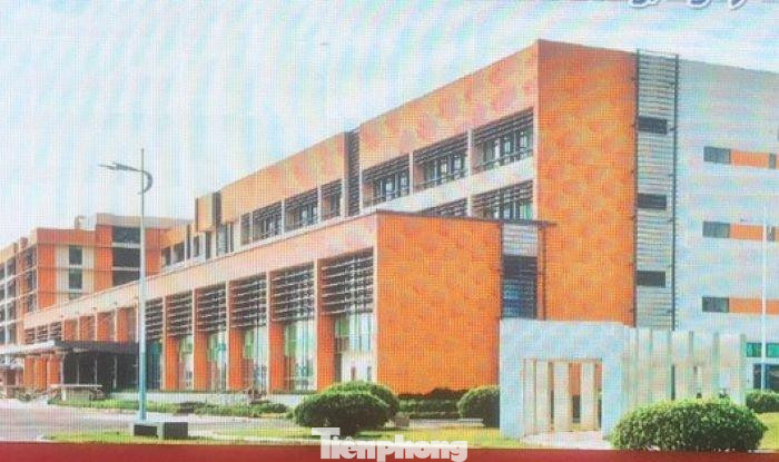 Bệnh viện dã chiến Hồi sức cấp cứu nằm trong khuôn viên BV Quốc tế Becamex Bệnh viện dã chiến Hồi sức cấp cứu nằm trong khuôn viên BV Quốc tế Becamex