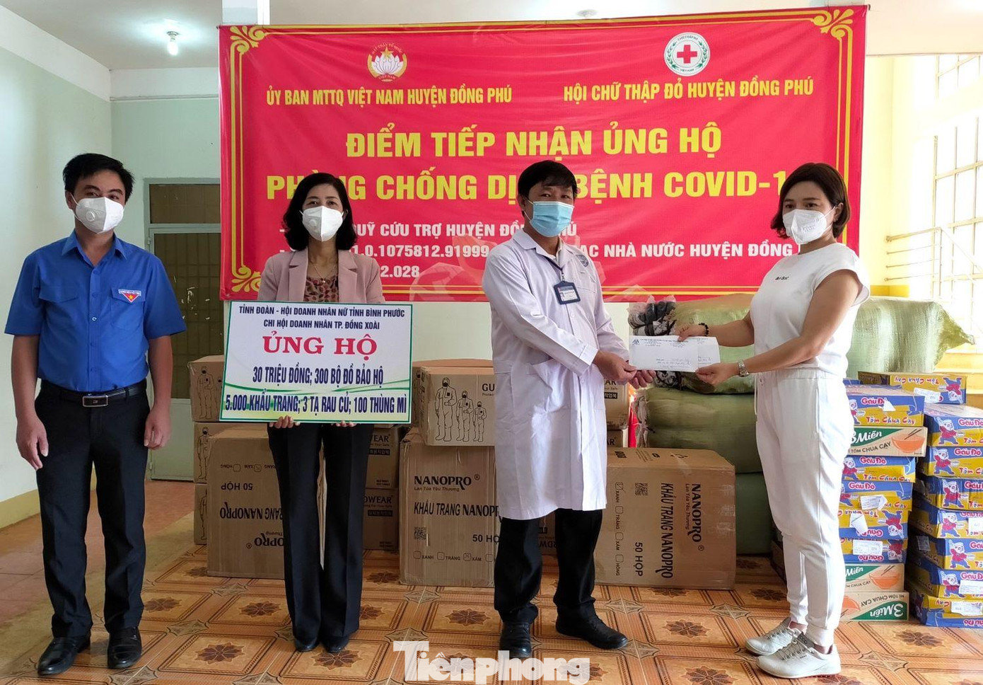 Hỗ trợ lực lượng y tế tham gia phòng chống dịch