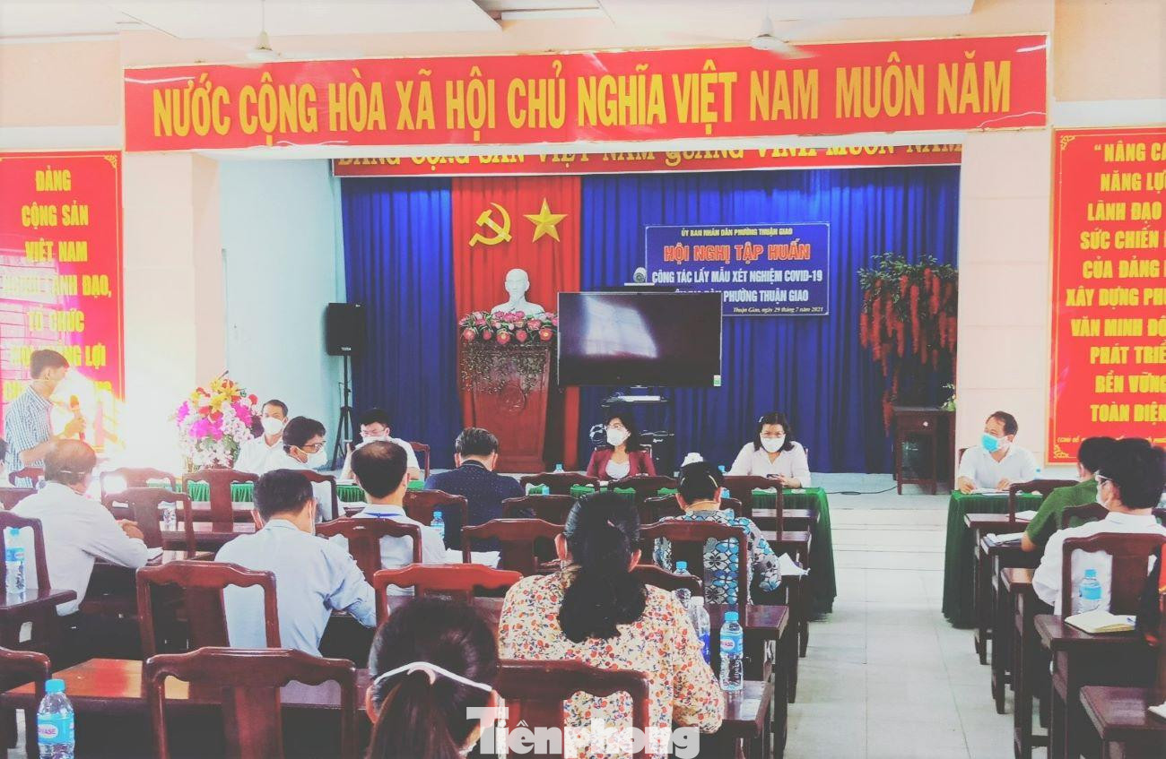 Thành ủy Thuận An tổ chức họp thống nhất đình chỉ công tác lãnh đạo phường Thuận Giao