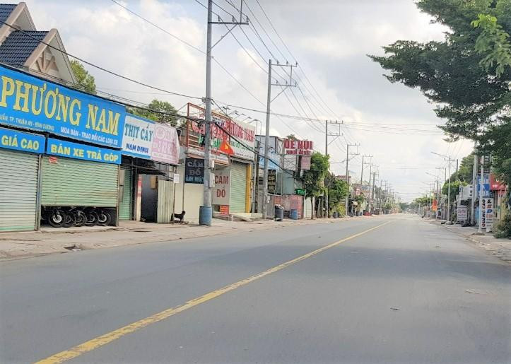 Đường phố ở Bình Dương vắng lặng Đường phố ở Bình Dương vắng lặng