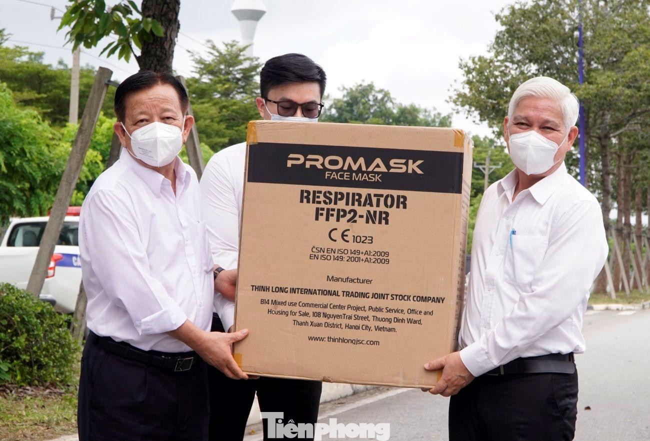 Bí thư Tỉnh ủy Bình Dương Nguyễn Văn Lợi động viên tinh thần và mong muốn Tổng Công ty Becamex IDC tiếp tục phát huy tinh thần sáng tạo trong phòng, chống dịch và sản xuất kinh doanh Bí thư Tỉnh ủy Bình Dương Nguyễn Văn Lợi động viên tinh thần và mong muốn Tổng Công ty Becamex IDC tiếp tục phát huy tinh thần sáng tạo trong phòng, chống dịch và sản xuất kinh doanh