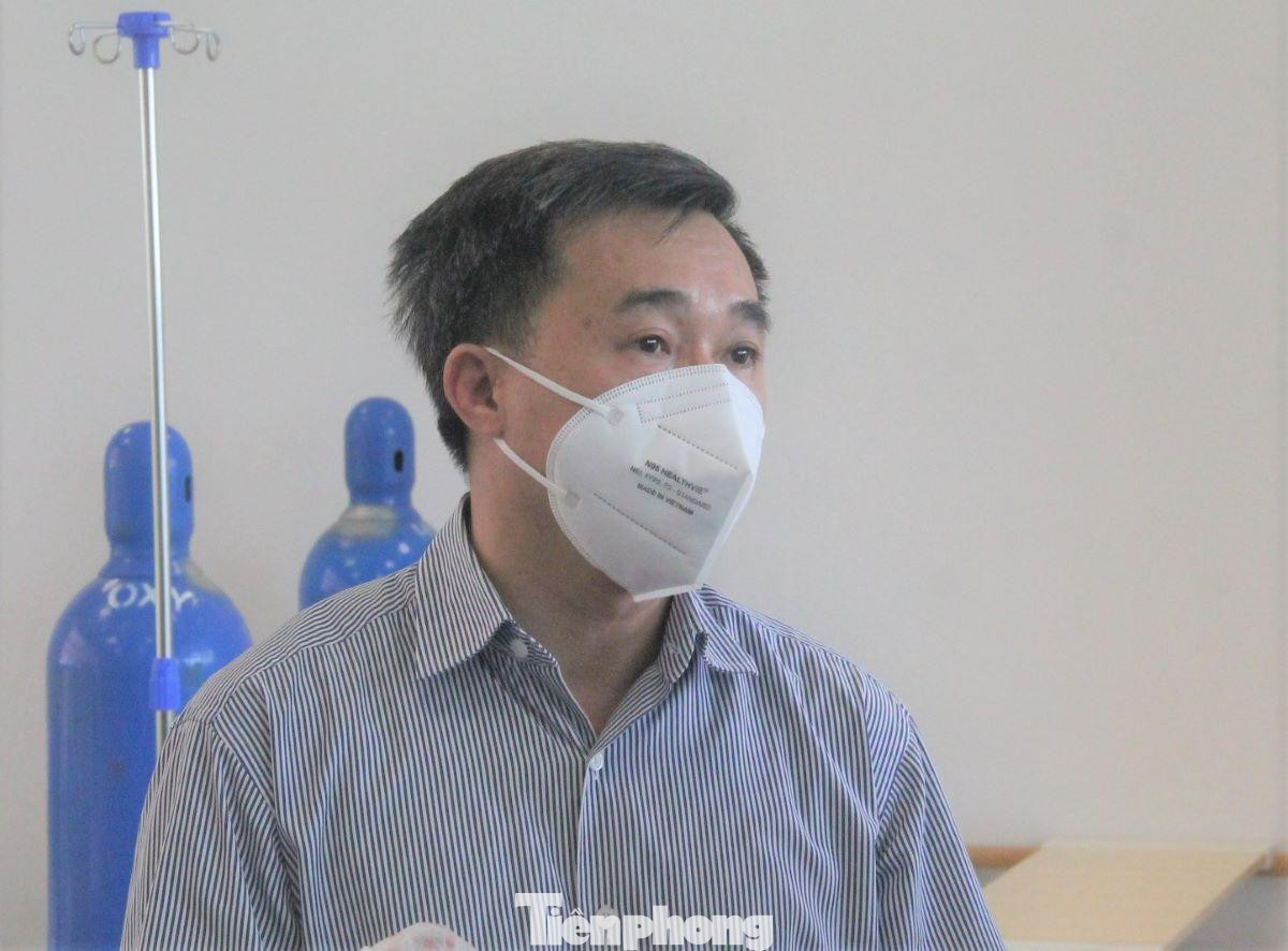 Thứ trưởng Bộ Y tế Trần Văn Thuấn cho rằng muốn sớm đẩy lùi dịch bệnh, ngoài việc nỗ lực của ngành chức năng cần sự đồng lòng của người dân Thứ trưởng Bộ Y tế Trần Văn Thuấn cho rằng muốn sớm đẩy lùi dịch bệnh, ngoài việc nỗ lực của ngành chức năng cần sự đồng lòng của người dân