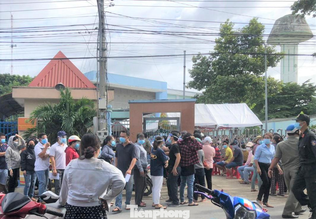 Một điểm tiêm vắc xin ở phường Tân Phước Khánh (TX Tân Uyên) Một điểm tiêm vắc xin ở phường Tân Phước Khánh (TX Tân Uyên)