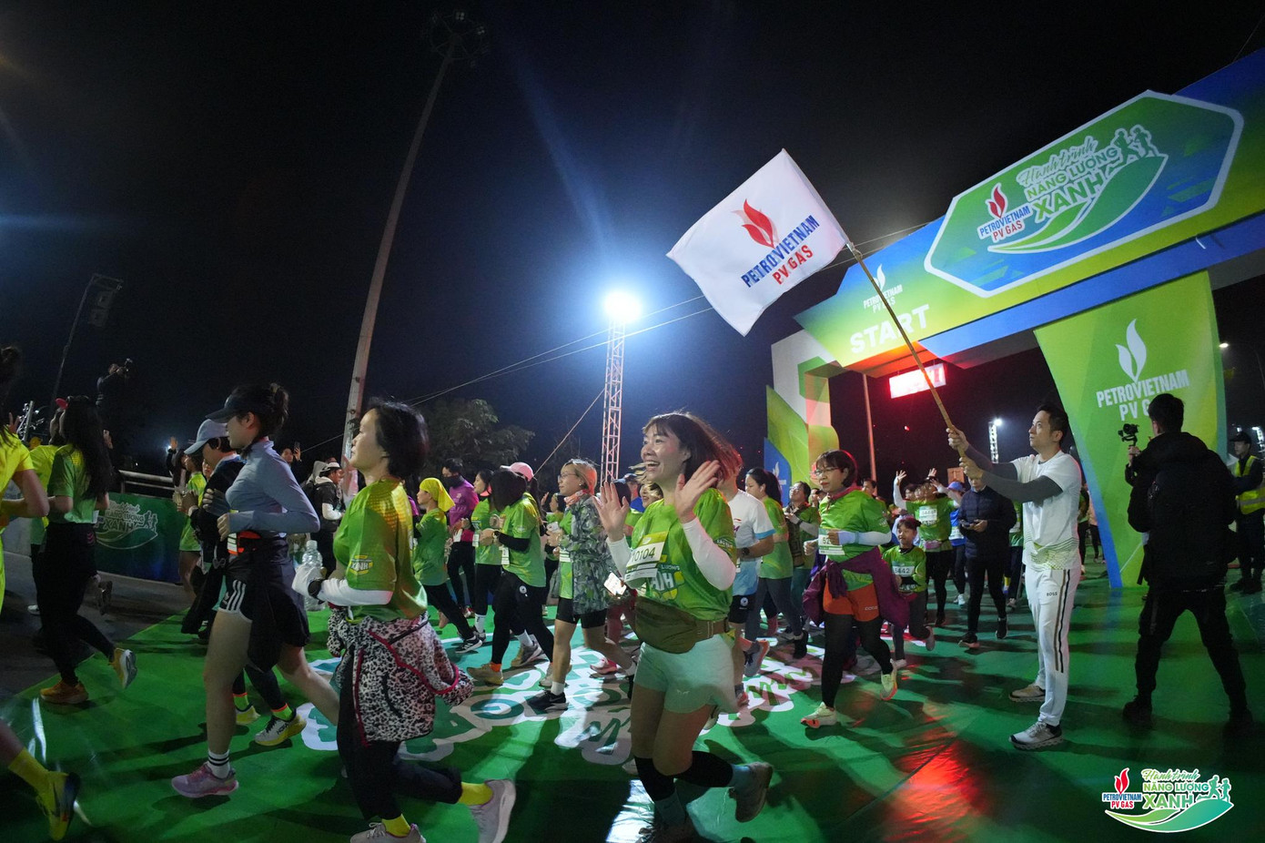 Các Vận động viên xuất phát ở cự ly 5km và 10km Các Vận động viên xuất phát ở cự ly 5km và 10km