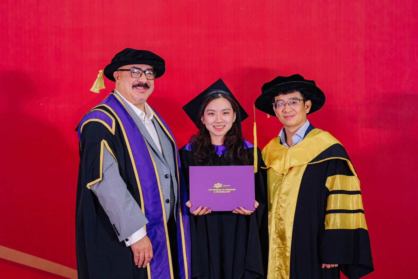 Học viên Leeds Beckett nhận bằng MBA từ trường Đại học Leeds Beckett được công nhận trên toàn cầu