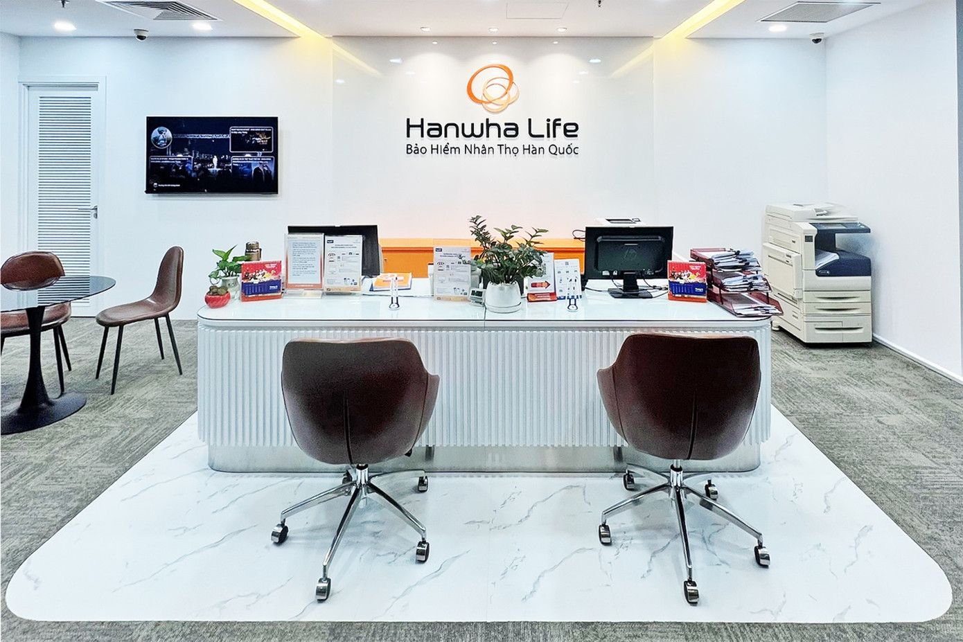 Văn phòng kinh doanh và trung tâm dịch vụ khách hàng tọa lạc tại trung tâm thành phố Hải Phòng, giúp khách hàng và đối tác thuận tiện và nhanh chóng tiếp cận Văn phòng kinh doanh và trung tâm dịch vụ khách hàng tọa lạc tại trung tâm thành phố Hải Phòng, giúp khách hàng và đối tác thuận tiện và nhanh chóng tiếp cận