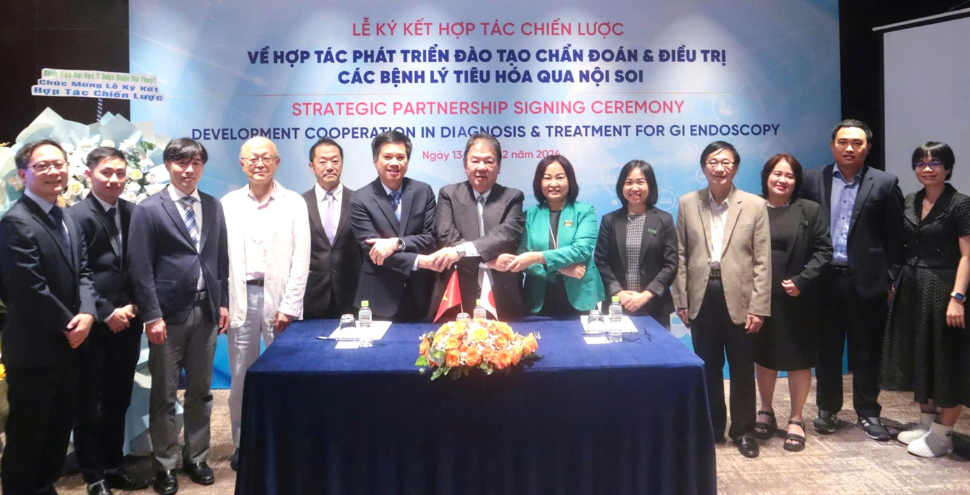 Lễ ký kết hợp tác chiến lược về hợp tác và phát triển đào tạo toàn diện chẩn đoán điều trị các bệnh lý về đường tiêu hóa qua nội soi.