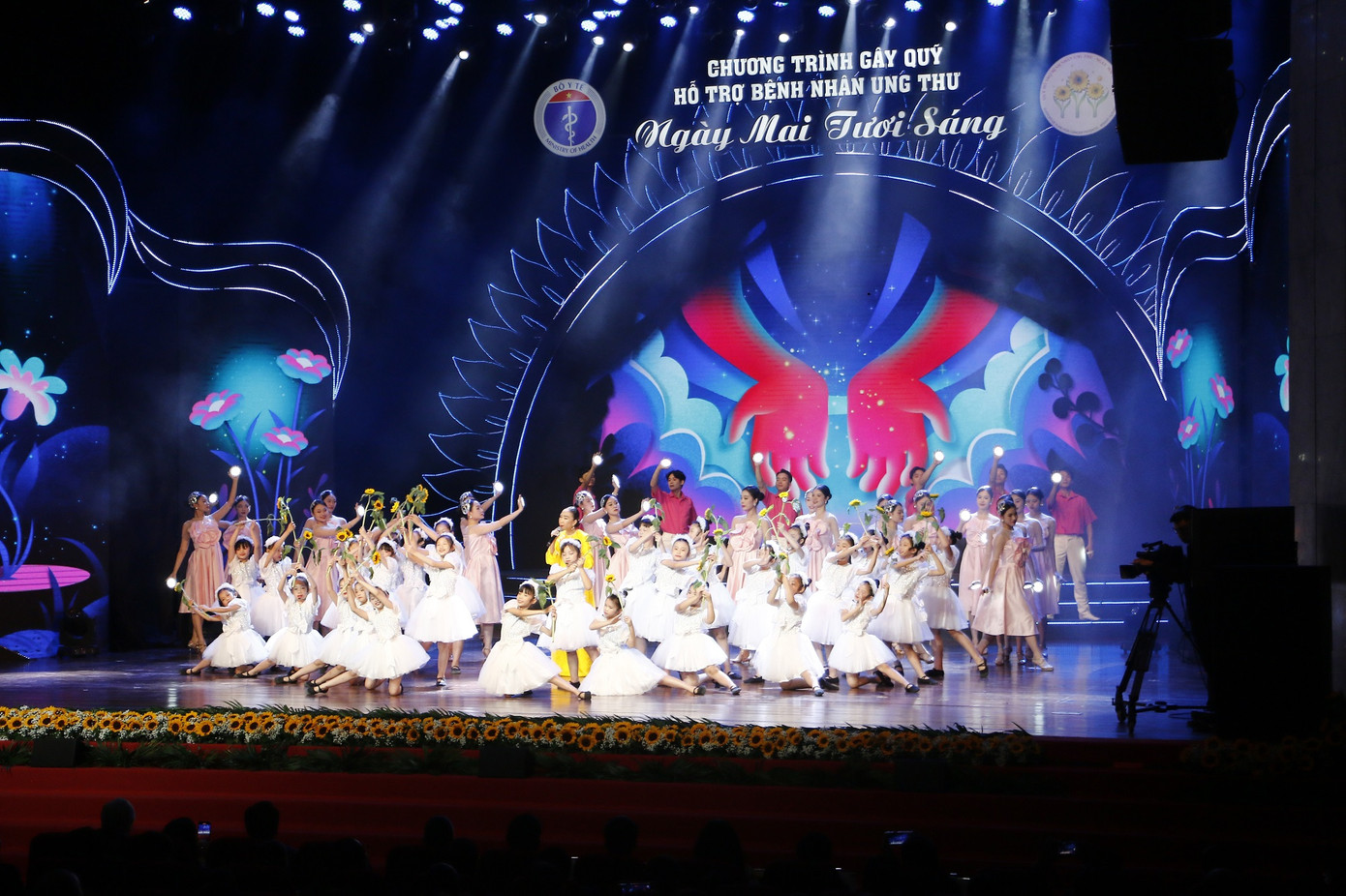 Chương trình gây quỹ hỗ trợ bệnh nhân ung thư “Ngày mai tươi sáng” đang rất cần sự chung tay từ cộng đồng Chương trình gây quỹ hỗ trợ bệnh nhân ung thư “Ngày mai tươi sáng” đang rất cần sự chung tay từ cộng đồng