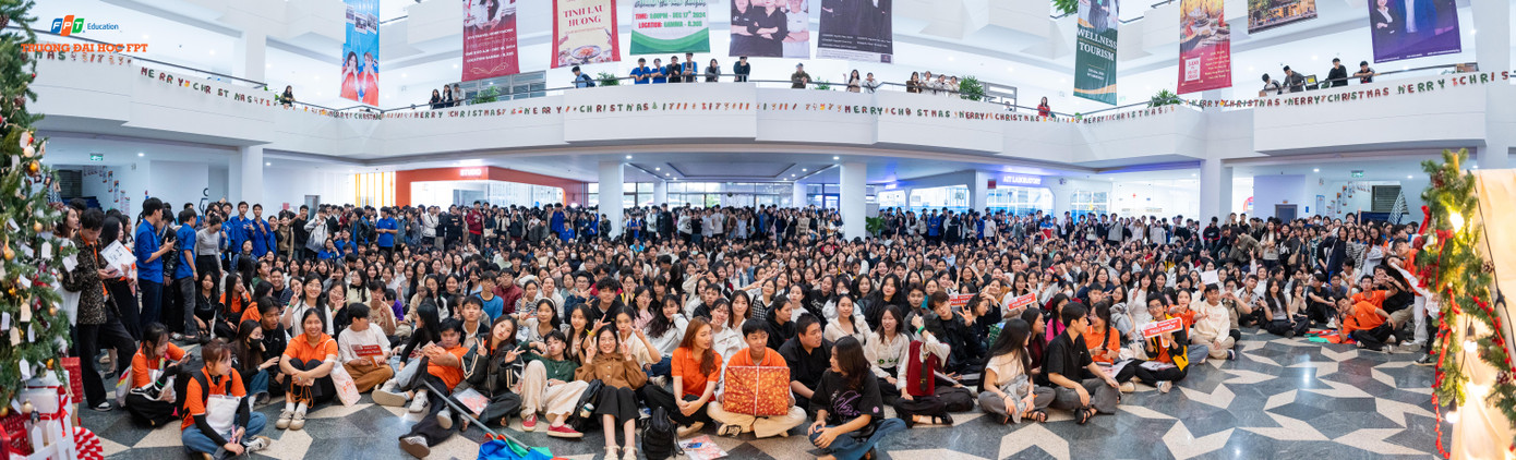 Chương trình tập huấn thủ lĩnh Next Leader quy tụ gần 1800 học sinh là ban cán sự lớp trên địa bàn TP. Đà Nẵng đến tham gia