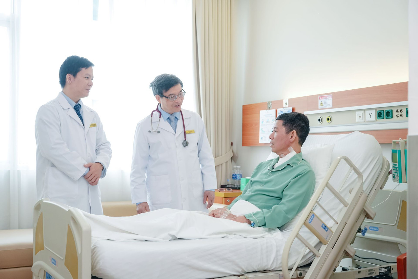 Chỉ sau 1 ngày phẫu thuật, bệnh nhân có thể cử động thoải mái và xuất viện ngay sau một tuần. Chỉ sau 1 ngày phẫu thuật, bệnh nhân có thể cử động thoải mái và xuất viện ngay sau một tuần.