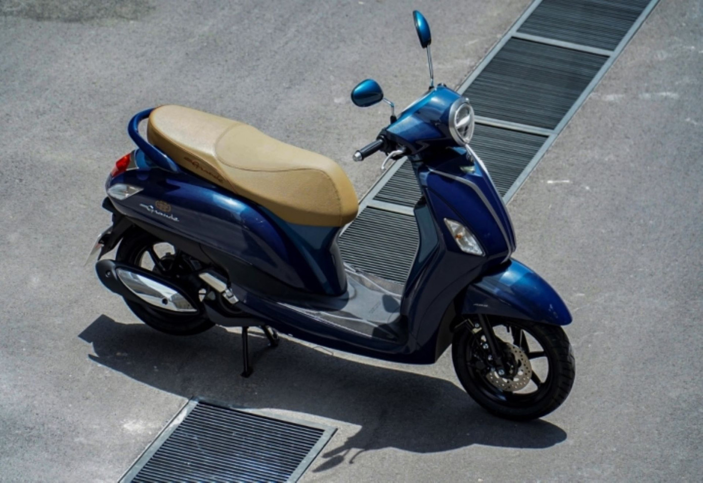 Yamaha Grande có mức giá khá cao so với những mẫu xe cùng phân khúc Yamaha Grande có mức giá khá cao so với những mẫu xe cùng phân khúc