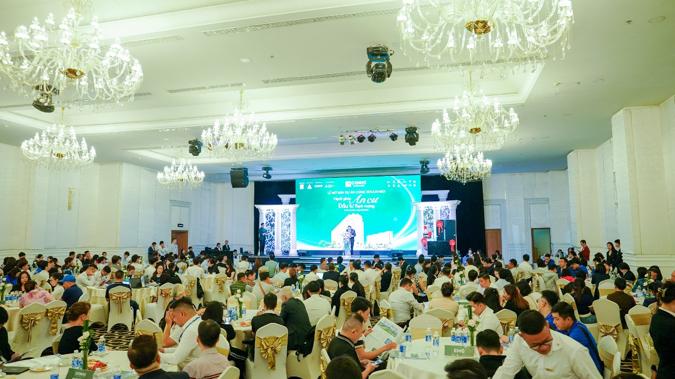 Đông đảo khách hàng tham dự sự kiện Mở bán Conic Boulevard