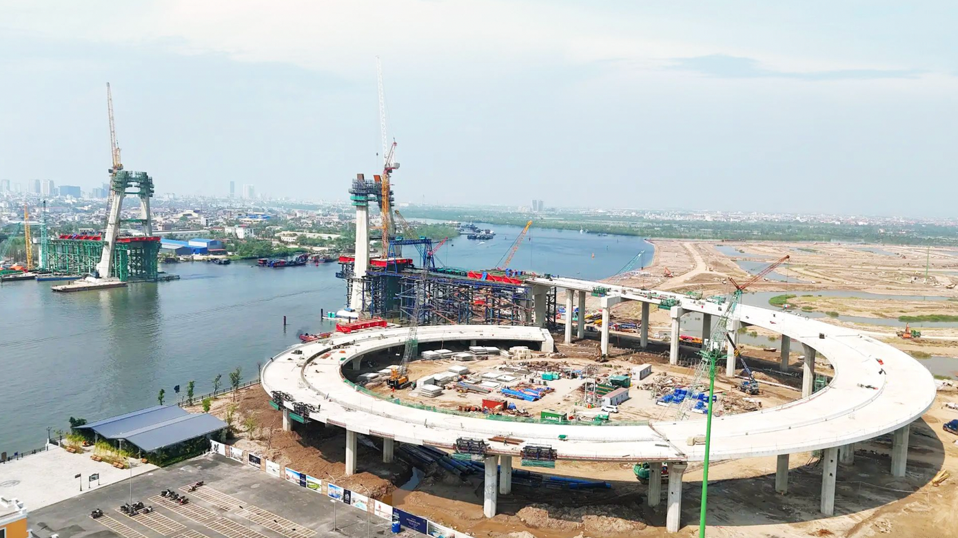 Cầu Hoàng Gia dự kiến thông xe vào tháng 8/2025 giúp rút ngắn thời gian di chuyển từ Vinhomes Royal Island đến trung tâm Hải Phòng chỉ còn 10 phút