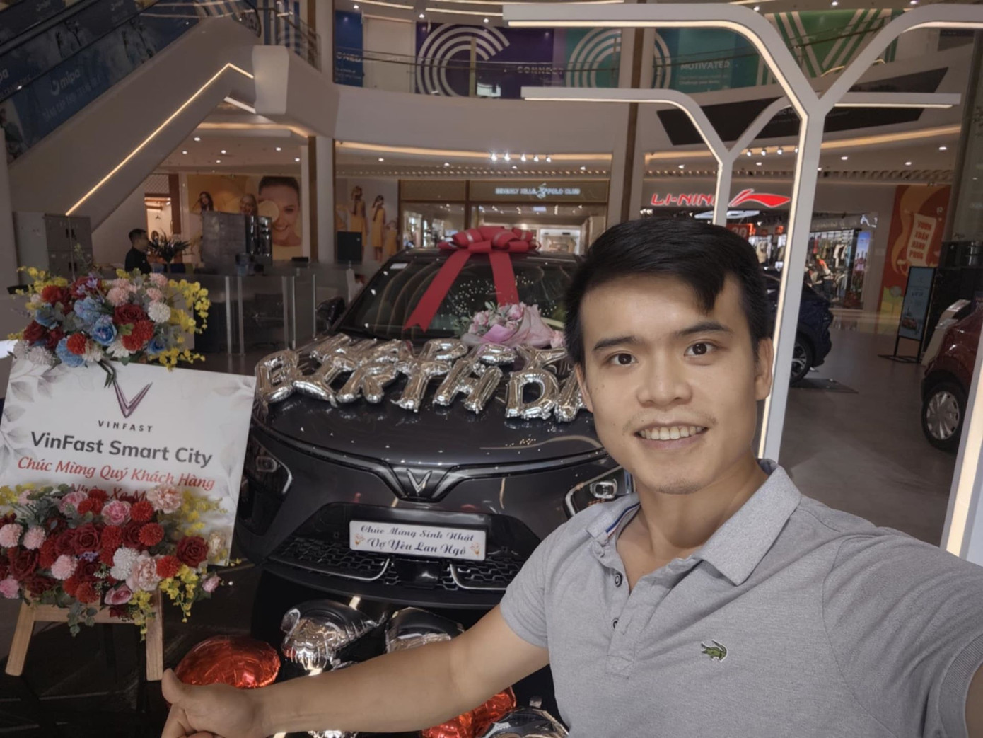 Anh Đỗ Ngọc Sơn (Hà Nội) cho biết, càng sử dụng, anh càng thấy yêu VF 7. Anh Đỗ Ngọc Sơn (Hà Nội) cho biết, càng sử dụng, anh càng thấy yêu VF 7.