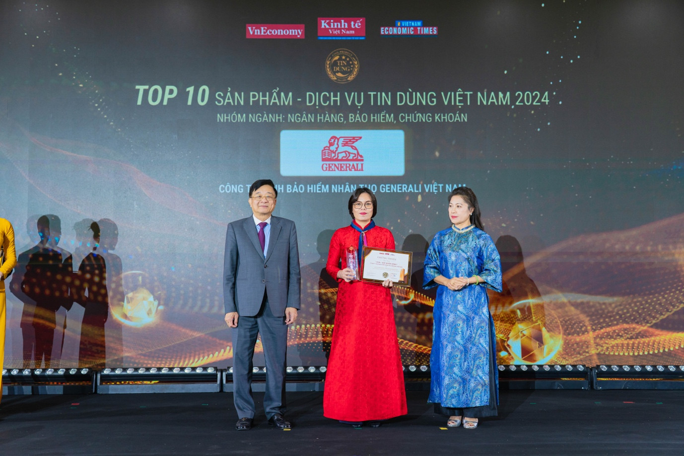 Đại diện Generali Việt Nam tại lễ vinh danh Top 10 Sản phẩm – Dịch vụ tin dùng Việt Nam 2024 Đại diện Generali Việt Nam tại lễ vinh danh Top 10 Sản phẩm – Dịch vụ tin dùng Việt Nam 2024