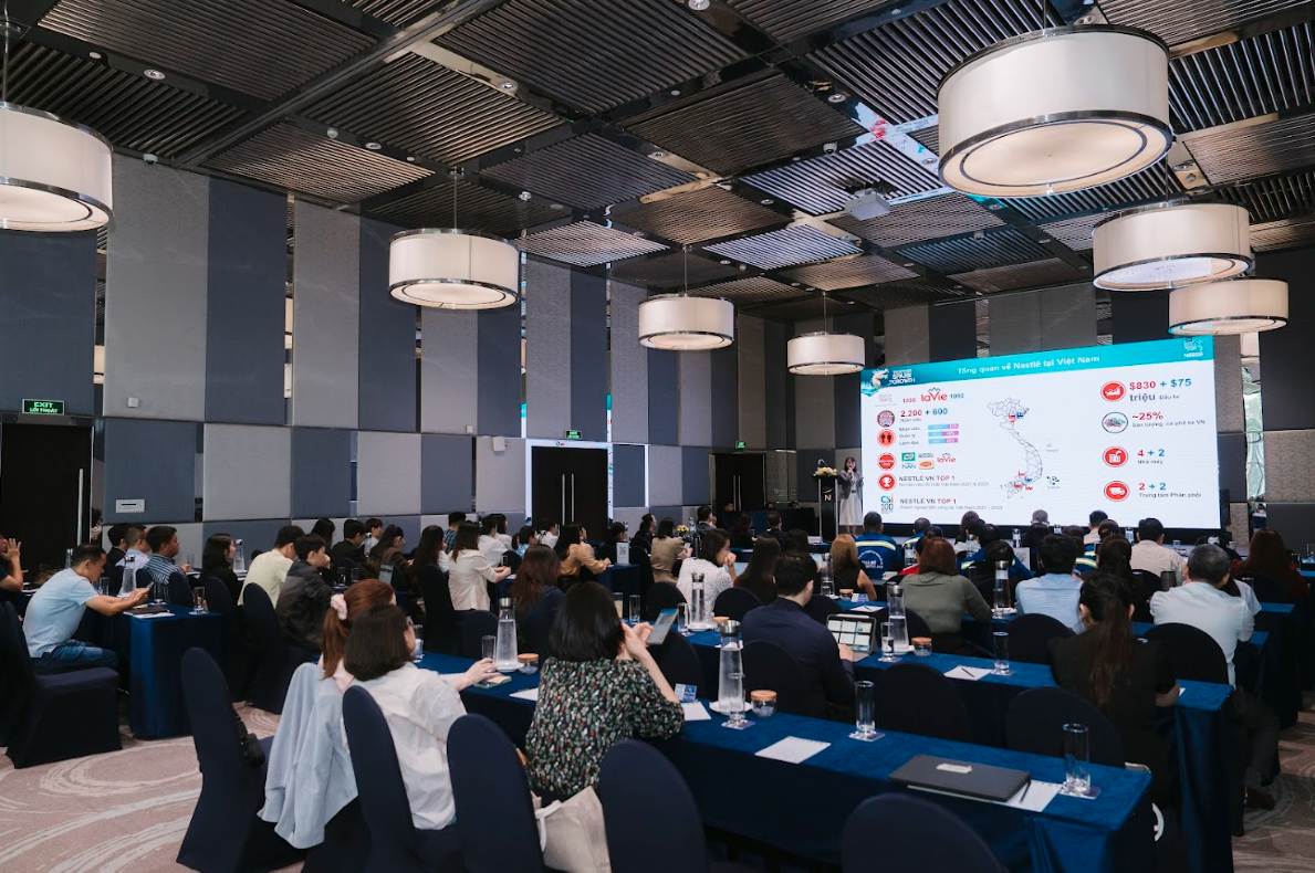 Đại diện Nestlé Việt Nam chia sẻ về Chính sách xây dựng chuỗi cung ứng bền vững và có trách nhiệm trong hoạt động thu gom, xử lý và tái chế bao bì Đại diện Nestlé Việt Nam chia sẻ về Chính sách xây dựng chuỗi cung ứng bền vững và có trách nhiệm trong hoạt động thu gom, xử lý và tái chế bao bì