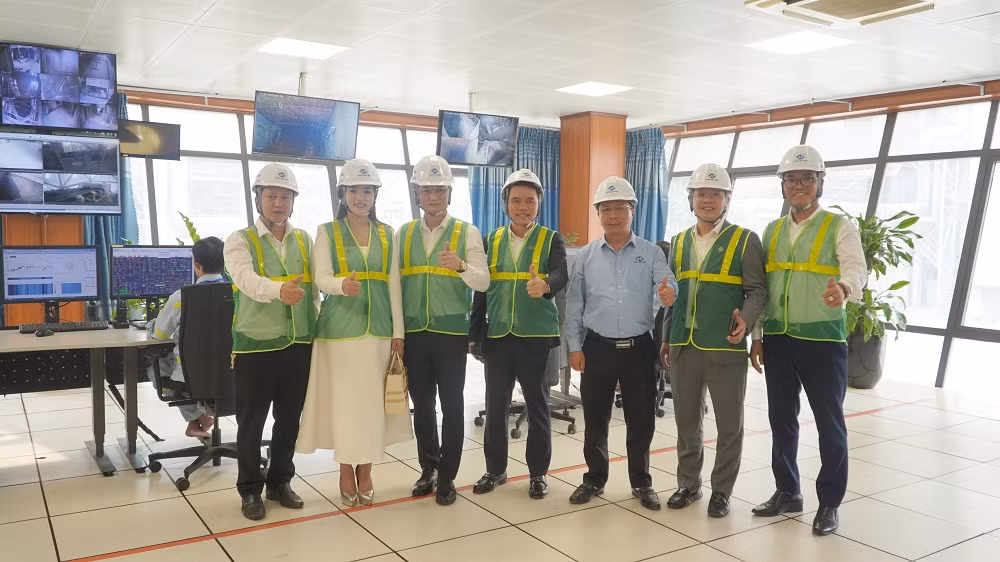Đoàn thẩm định Giải thưởng Sao Vàng đất Việt 2024 ấn tượng về dây chuyền, công nghệ sản xuất xi măng hiện đại, thân thiện với môi trường của Xi Măng Xuân Thành