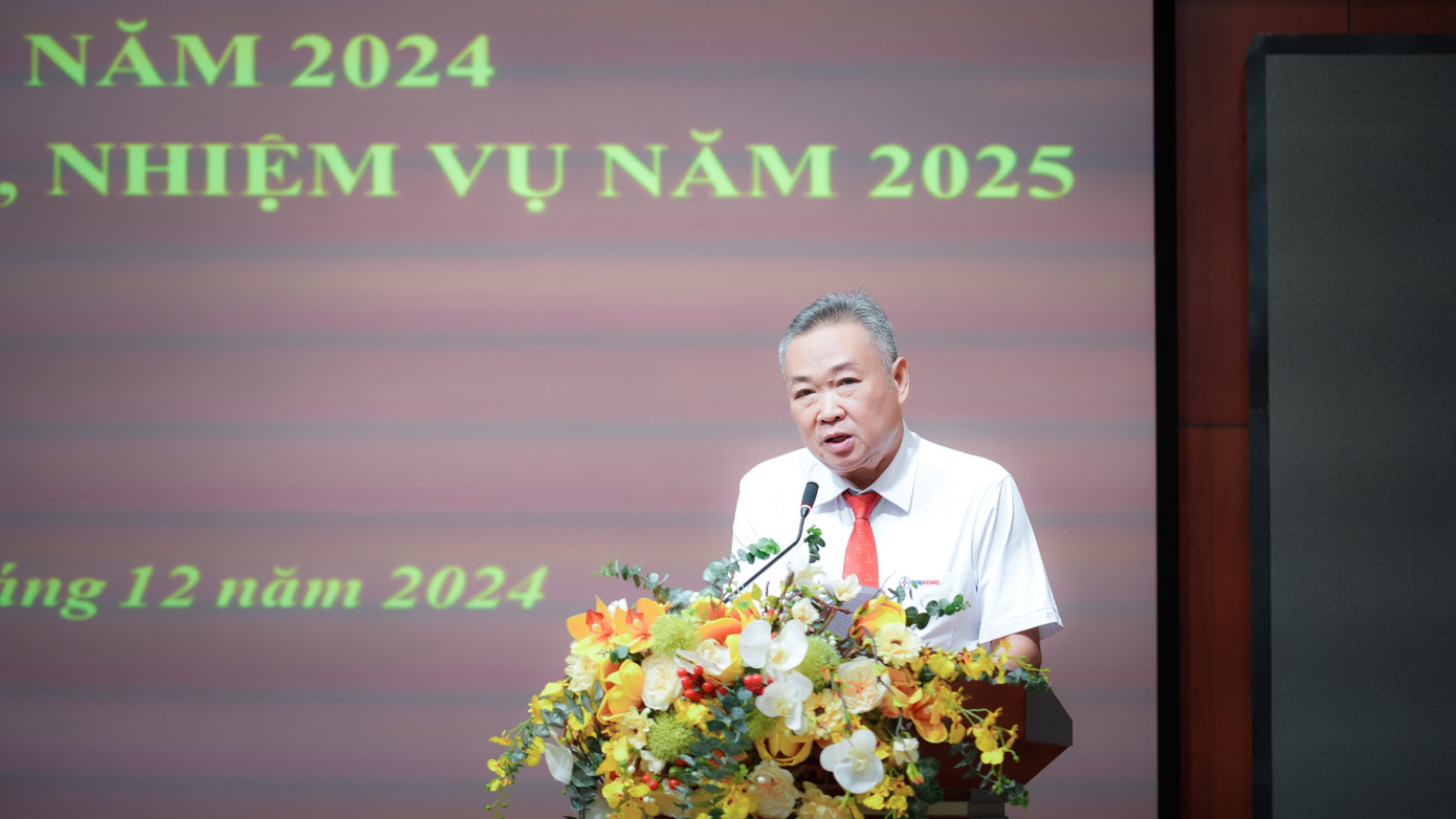 Đồng chí Phạm Quốc Bảo - Bí thư Đảng ủy, Chủ tịch HĐTV EVNHCMC phát biểu tại hội nghị