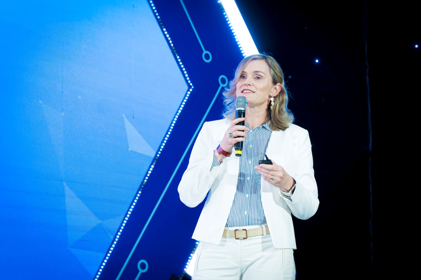 GS. Alta Schutte mang tới tọa đàm khoa học VinFuture nhiều sáng kiến mới trong điều trị huyết áp và đột quỵ GS. Alta Schutte mang tới tọa đàm khoa học VinFuture nhiều sáng kiến mới trong điều trị huyết áp và đột quỵ