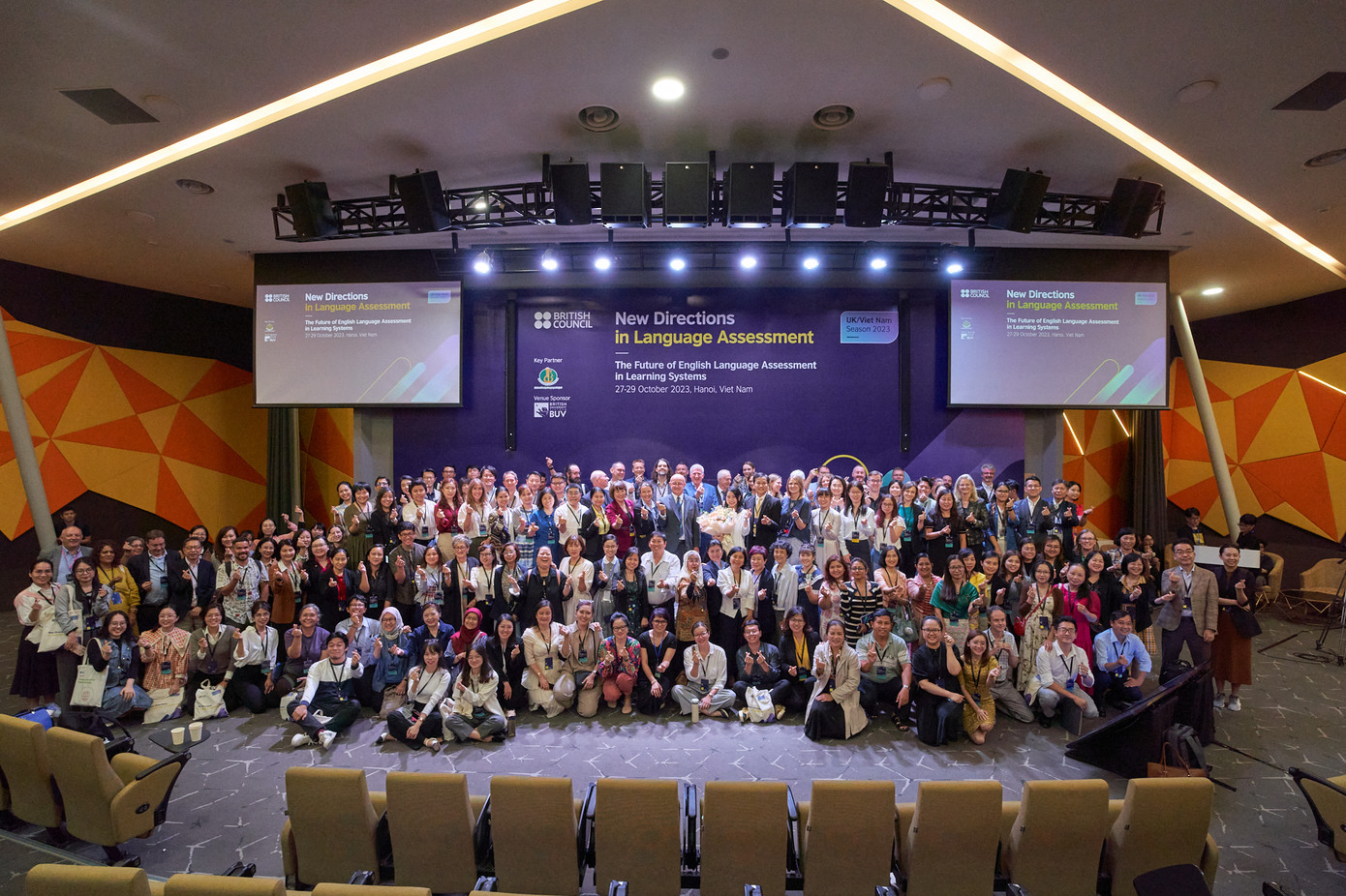 Hội nghị quốc tế về Khảo thí Ngoại ngữ New Directions Đông Á năm 2033 quy tụ đông đảo các nhà hoạch định chính sách chuyên gia giáo dục, học giả, giáo viên và các chuyên gia đánh giá đến từ các nước trong khu vực và quốc tế Hội nghị quốc tế về Khảo thí Ngoại ngữ New Directions Đông Á năm 2033 quy tụ đông đảo các nhà hoạch định chính sách chuyên gia giáo dục, học giả, giáo viên và các chuyên gia đánh giá đến từ các nước trong khu vực và quốc tế