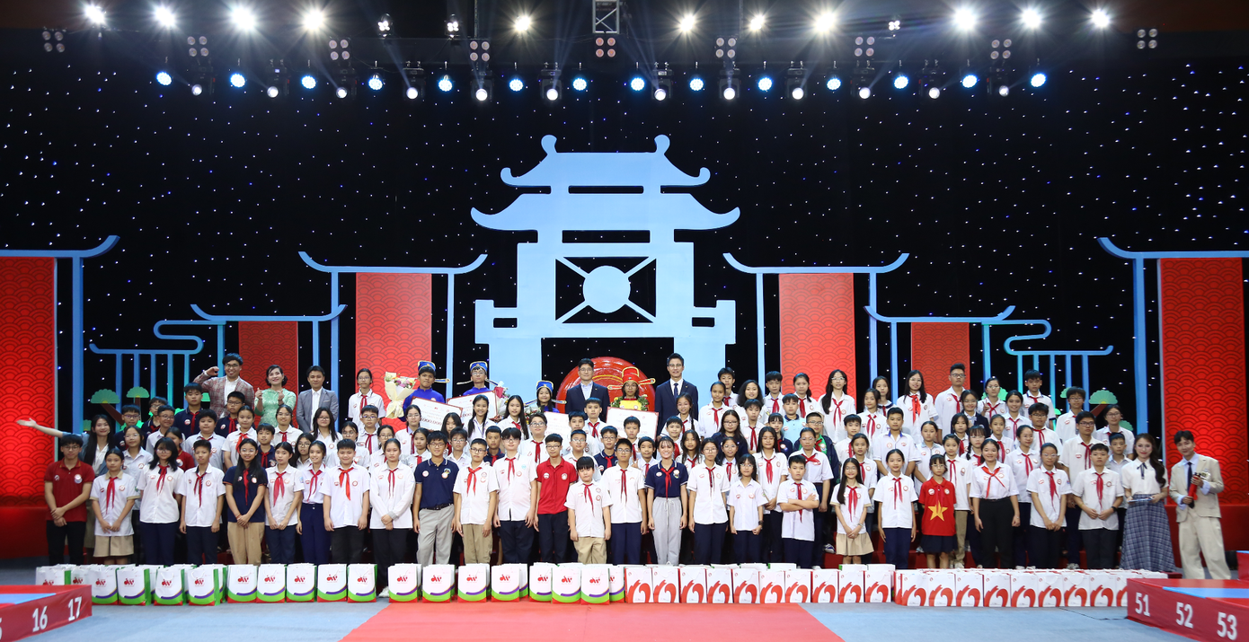 Trạng Nguyên Tuổi 13 là sân chơi giáo dục bổ ích và lý thú cho các bạn trẻ Trạng Nguyên Tuổi 13 là sân chơi giáo dục bổ ích và lý thú cho các bạn trẻ