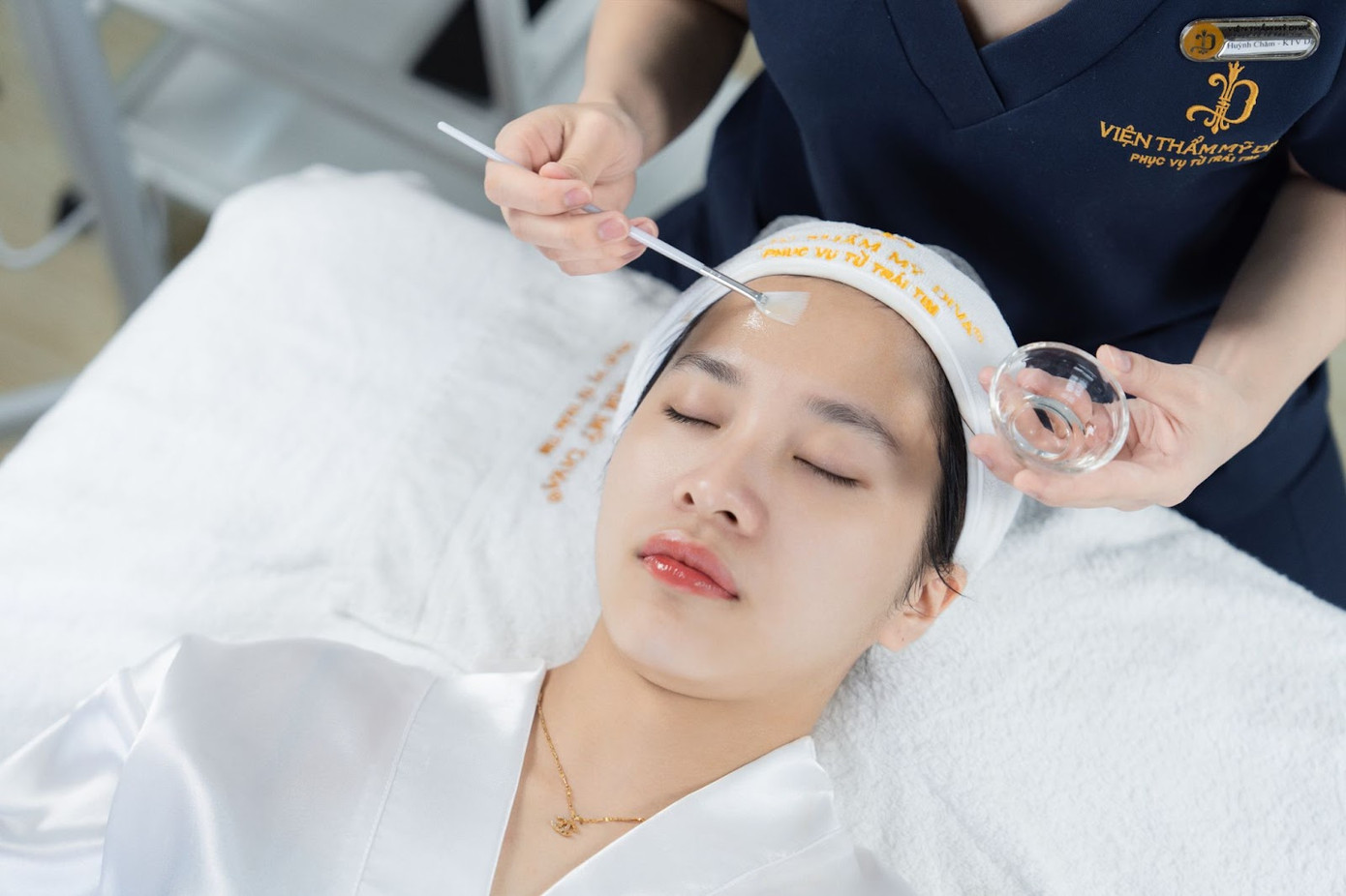 Các dịch vụ phục hồi, tái tạo và trẻ hóa da chuyên sâu tại Viện thẩm mỹ DIVA được ưu đãi giảm sâu đến 50% trong những ngày cận Tết 2025.