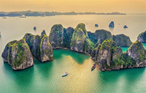 Di sản đóng góp quan trọng vào phát triển du lịch, thúc đẩy ngành văn hóa.