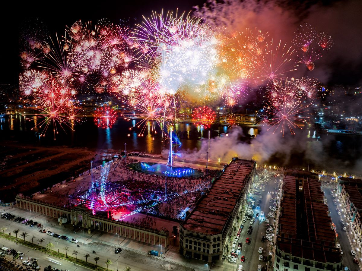 Liên tục các sự kiện bùng nổ du khách được tổ chức tại Vinhomes Royal Island trong năm qua Liên tục các sự kiện bùng nổ du khách được tổ chức tại Vinhomes Royal Island trong năm qua