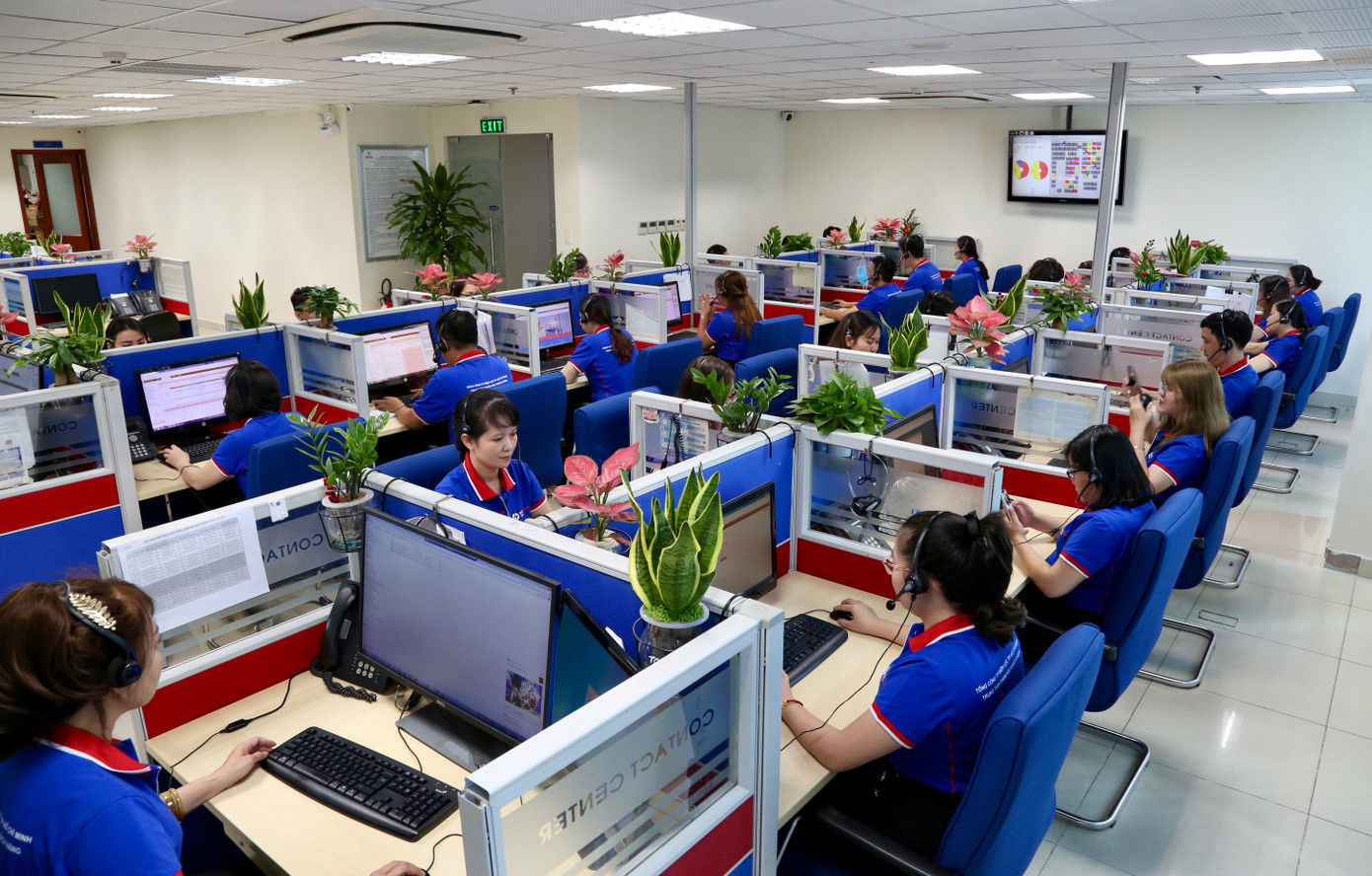 Trung tâm Chăm sóc khách hàng của EVNHCMC hoạt động chăm sóc khách hàng sử dụng điện 24/24