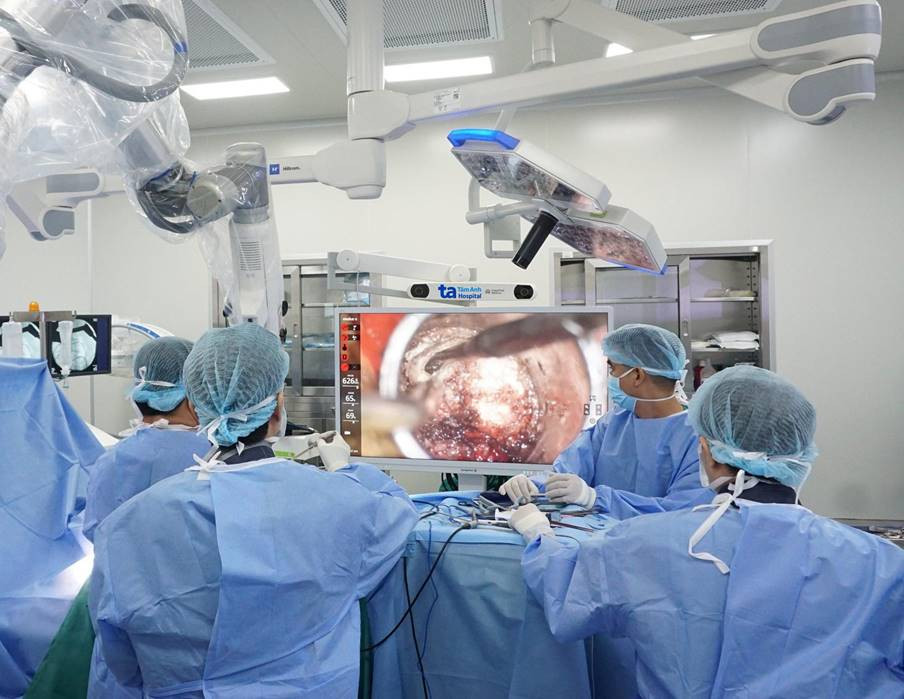 Bệnh viện Đa khoa Tâm Anh TP.HCM là đơn vị y tế duy nhất tại Việt Nam ứng dụng Robot AI mổ u não, u tủy sống và đột quỵ xuất huyết não. Ảnh: Bệnh viện Đa khoa Tâm Anh. Bệnh viện Đa khoa Tâm Anh TP.HCM là đơn vị y tế duy nhất tại Việt Nam ứng dụng Robot AI mổ u não, u tủy sống và đột quỵ xuất huyết não. Ảnh: Bệnh viện Đa khoa Tâm Anh.