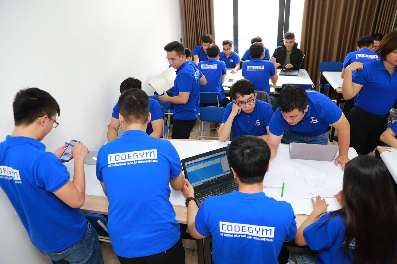 Học viên CodeGym thực hành các dự án do giảng viên giao. Học viên CodeGym thực hành các dự án do giảng viên giao.