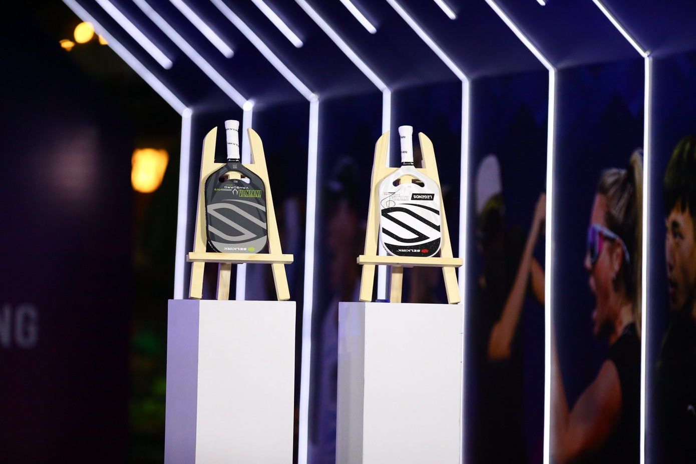 Quang Dương và Ban tổ chức đã thực hiện phiên đấu giá 2 cây vợt để gây quỹ hỗ trợ nạn nhân chất độc màu da cam, góp phần truyền cảm hứng mạnh mẽ đến cộng đồng người hâm mộ thể thao. Quang Dương và Ban tổ chức đã thực hiện phiên đấu giá 2 cây vợt để gây quỹ hỗ trợ nạn nhân chất độc màu da cam, góp phần truyền cảm hứng mạnh mẽ đến cộng đồng người hâm mộ thể thao.