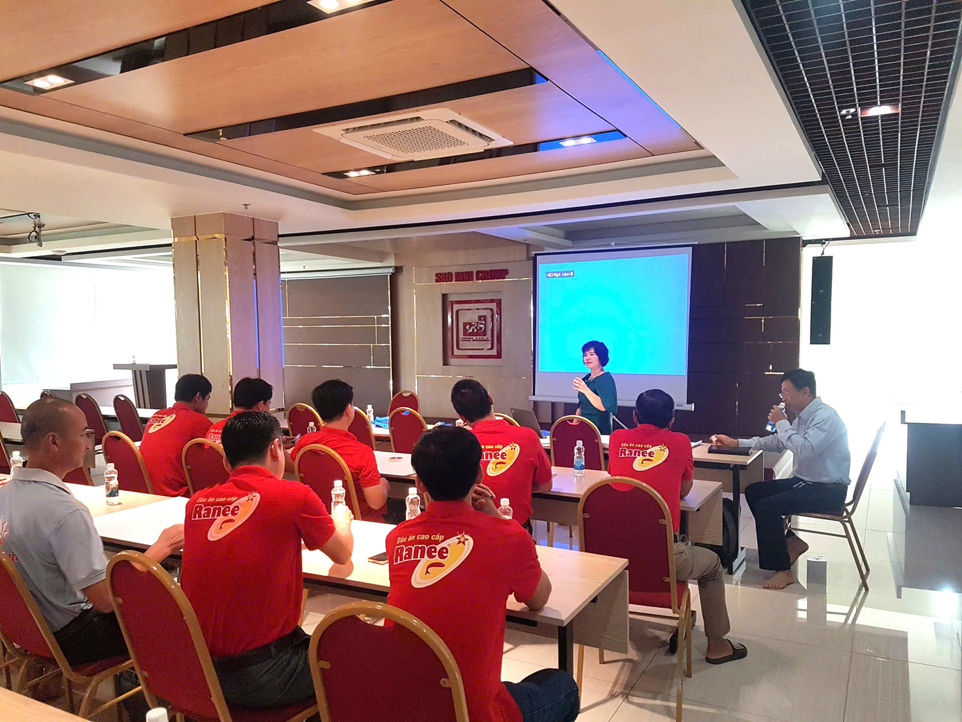 Đoàn kết nội bộ - nâng cao chất lượng sản phẩm - vươn xa Đoàn kết nội bộ - nâng cao chất lượng sản phẩm - vươn xa