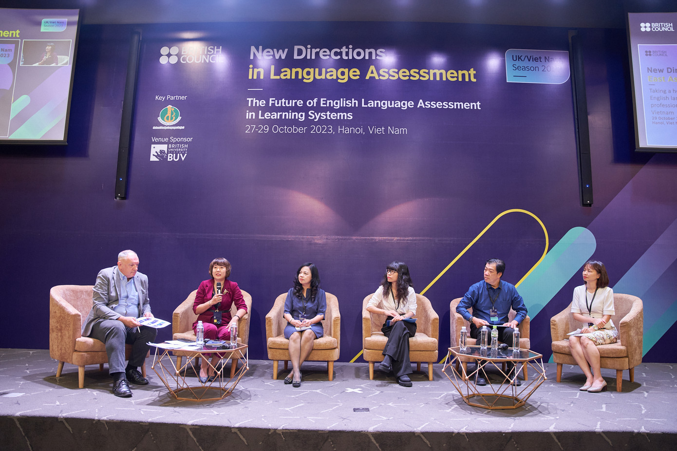 Các diễn giả tại Hội nghị quốc tế về Khảo thí Ngoại ngữ New Directions Đông Á năm 2033 tại Việt Nam thảo luận chủ đề “Tương lai của việc đánh giá tiếng Anh trong hệ thống học tập” Các diễn giả tại Hội nghị quốc tế về Khảo thí Ngoại ngữ New Directions Đông Á năm 2033 tại Việt Nam thảo luận chủ đề “Tương lai của việc đánh giá tiếng Anh trong hệ thống học tập”