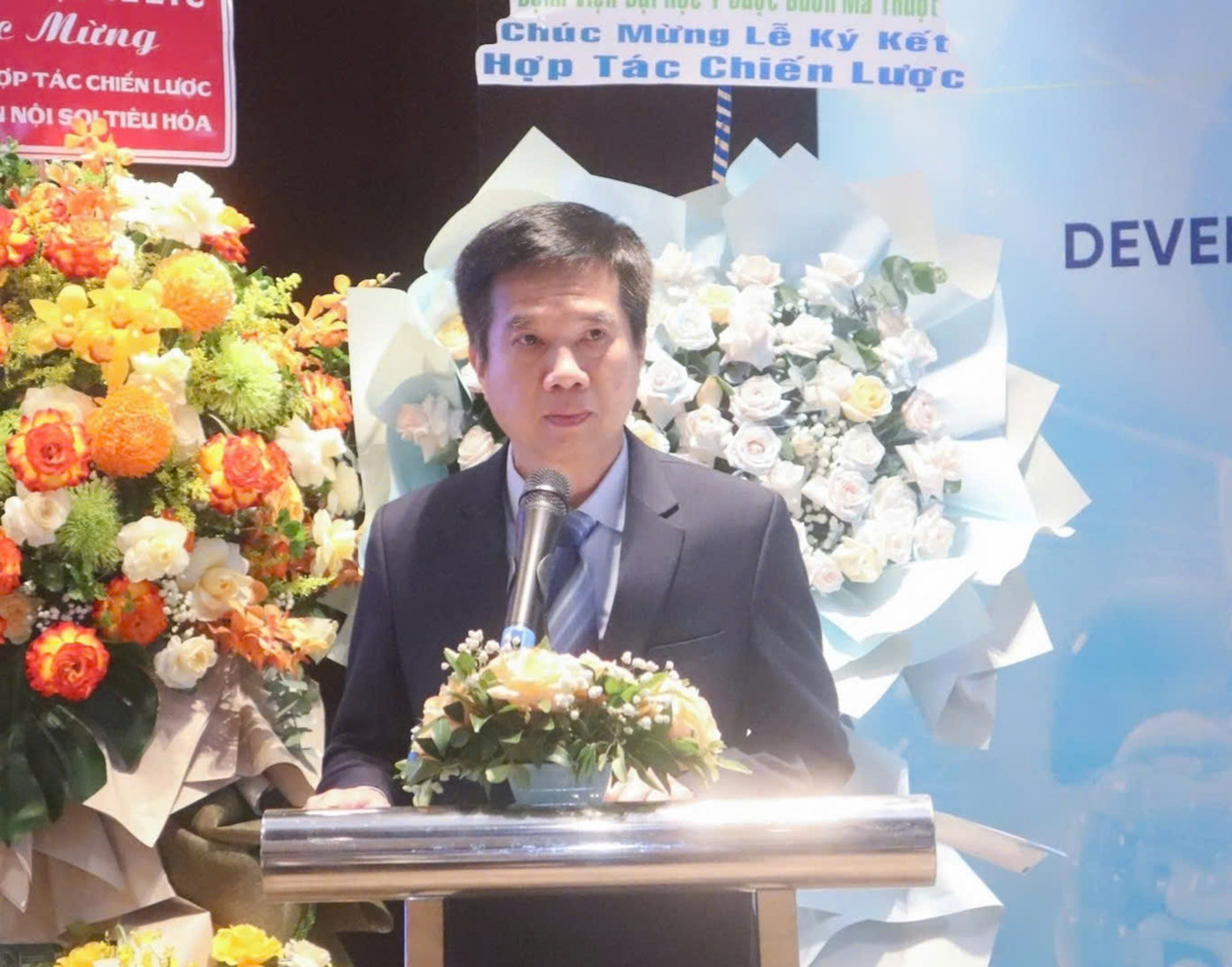 BSCK2. Võ Minh Thành - Giám đốc Bệnh viện Đại học Y Dược Buôn Ma Thuột phát biểu tại Lễ ký kết