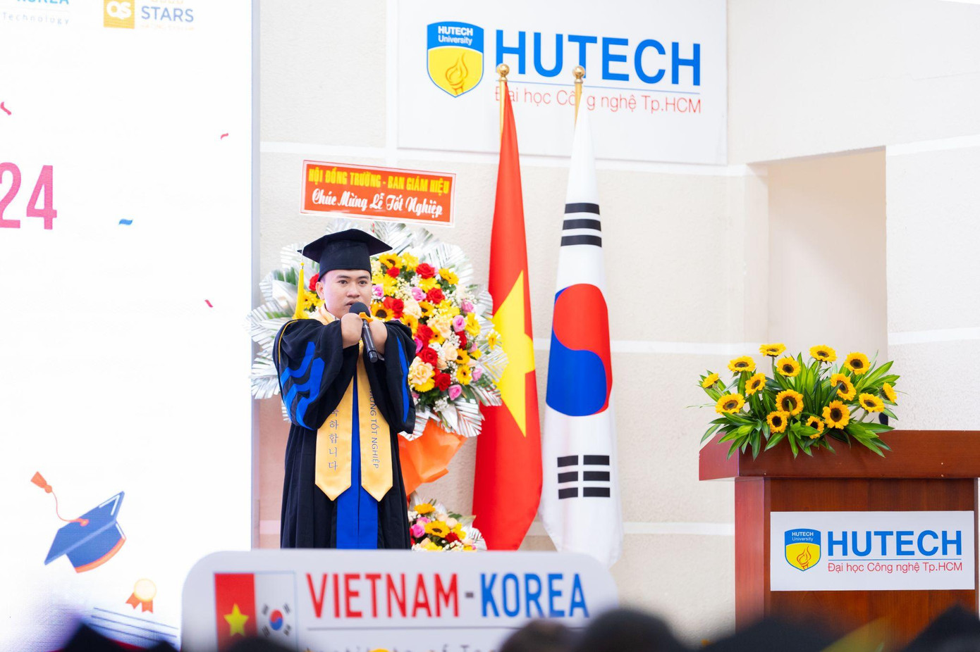 Tân khoa “Cụt yêu đời” Nguyễn Ngọc Nhứt chia sẻ tại Lễ tốt nghiệp của Viện Công nghệ Việt - Hàn (VKIT) HUTECH Tân khoa “Cụt yêu đời” Nguyễn Ngọc Nhứt chia sẻ tại Lễ tốt nghiệp của Viện Công nghệ Việt - Hàn (VKIT) HUTECH