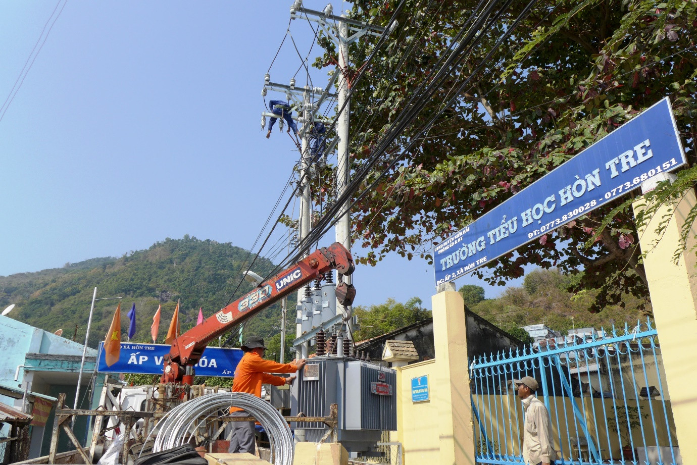 Cấp điện cho xã đảo Hòn tre, huyện Kiên Hải, tỉnh Kiên Giang