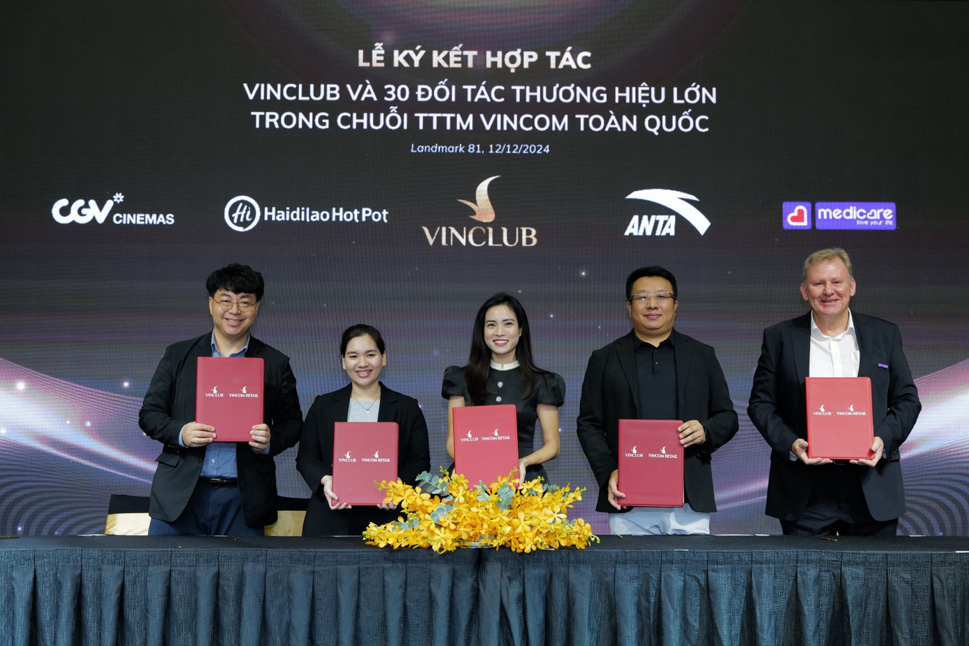 Ngày 12/12/2024, VinClub ký kết thỏa thuận hợp tác cùng các thương hiệu lớn đang kinh doanh tại hệ thống TTTM Vincom Ngày 12/12/2024, VinClub ký kết thỏa thuận hợp tác cùng các thương hiệu lớn đang kinh doanh tại hệ thống TTTM Vincom