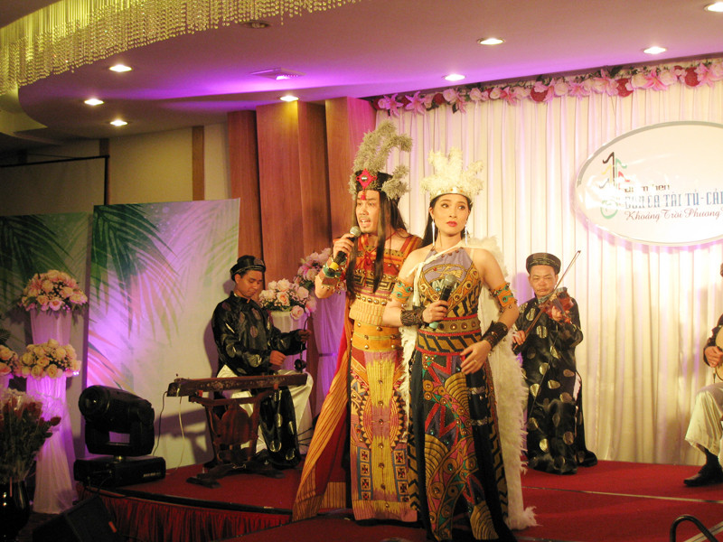 Một trích đoạn đờn ca tài tử tại lễ ra mắt Điểm hẹn đờn ca tài tử - cải lương. Ảnh: Hồng Diệu. Một trích đoạn đờn ca tài tử tại lễ ra mắt Điểm hẹn đờn ca tài tử - cải lương Ảnh: Hồng Diệu