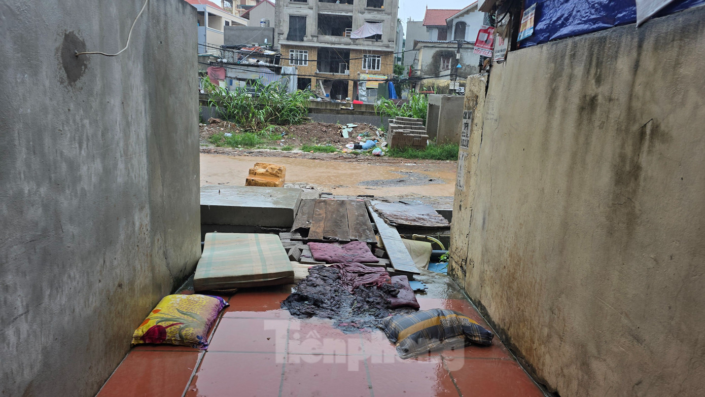 Theo thiết kế, cao độ nền đường dọc hai bên tuyến kênh La Khê từ +6,2m đến +6,7m tùy vị trí. Cao độ này được xác định trên cơ sở cao độ mực nước trung bình trên tuyến kênh La Khê, các khu vực dân cư ổn định dọc hai bên bờ kênh. Như vậy, cao độ thiết kế mặt đường Ngô Quyền hoàn thiện từ +6,2m đến +6,7m, cao hơn nền cũ trung bình 0,8m (khu vực thấp nhất là 1,4m).