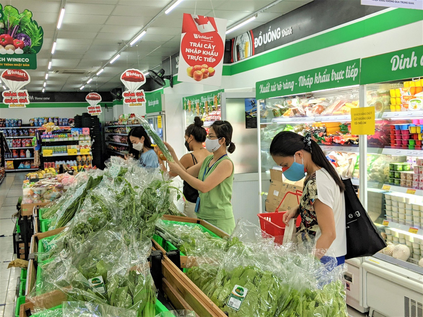 Nhiều loại rau củ tại siêu thị vẫn được đựng trong túi ni lông (ảnh minh họa) Nhiều loại rau củ tại siêu thị vẫn được đựng trong túi ni lông (ảnh minh họa)