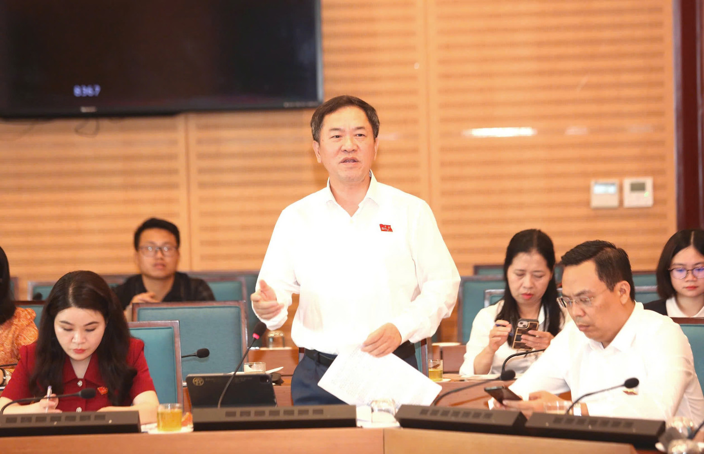 Đại biểu HĐND thành phố thảo luận tại phiên họp chiều ngày 8/7 Đại biểu HĐND thành phố thảo luận tại phiên họp chiều ngày 8/7