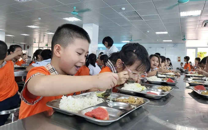 Học sinh Hà Nội sẽ được hỗ trợ bữa ăn trưa từ năm học 2025- 2026 Học sinh Hà Nội sẽ được hỗ trợ bữa ăn trưa từ năm học 2025- 2026