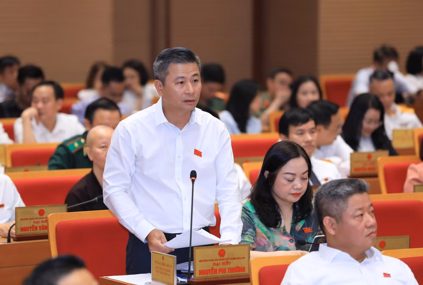 Ông Nguyễn Phi Thường, Giám đốc Sở Xây dựng trả lời tại phiên chất vấn. Ông Nguyễn Phi Thường, Giám đốc Sở Xây dựng trả lời tại phiên chất vấn.