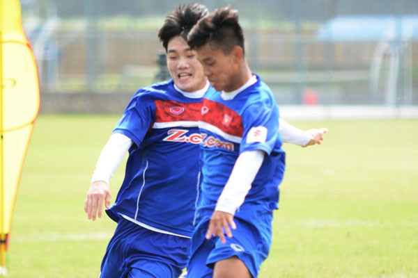 BẢN TIN Thể thao: Bầu Đức đưa Xuân Trường, Văn Thanh sang châu Âu? ảnh 1