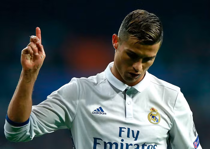 Ronaldo chỉ ở lại nếu Real Madrid… nộp hộ thuế ảnh 1 Ronaldo chỉ ở lại nếu Real Madrid… nộp hộ thuế ảnh 1