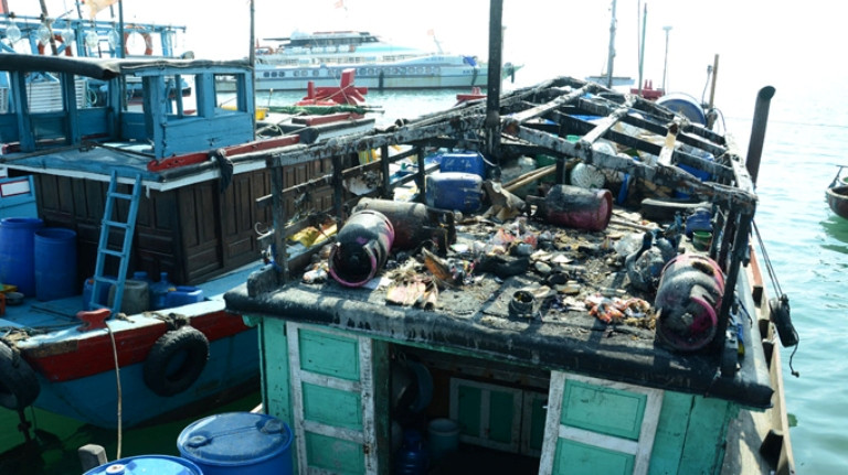 àu cá mang số hiệu QNg 96382 TS của ngư dân tỉnh Quảng Ngãi hoạt động nghề cá bình thường tại ngư trường truyền thống thuộc khu vực quần đảo Hoàng Sa của Việt Nam bị tàu Trung Quốc bắn cháy cabin.